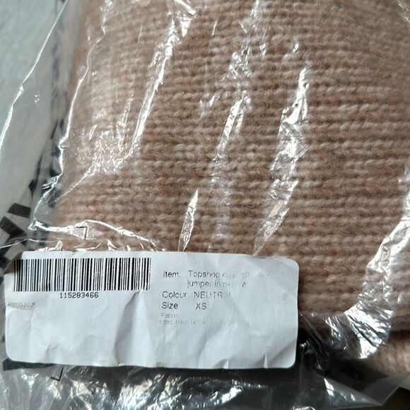 Topshop knitted slouchy sweater in neutral XS NWT in packaging - Picture 6 of 7